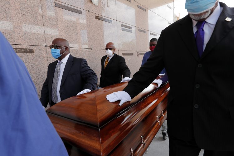 U.S. death toll from virus surpasses 100,000